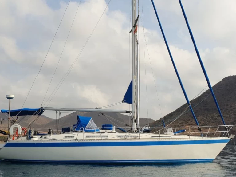 Yacht hire Port-Saint-Louis-du-Rhône cheap Centurion 42