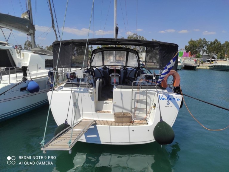 Bénéteau Oceanis 54 charter bareboat or skippered in  Eleusis
