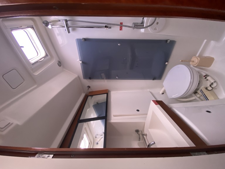 Yacht charter Eleusis - Bénéteau Oceanis 54 on SamBoat
