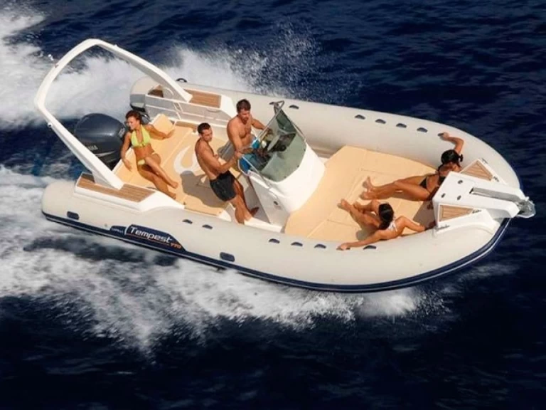 Yacht charter Fréjus - Capelli Tempest 625 on SamBoat