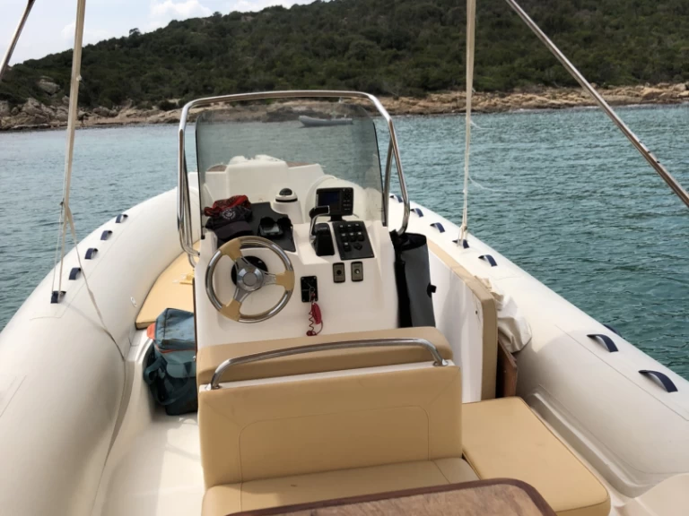 RIB hire in Fréjus - Capelli Tempest 625