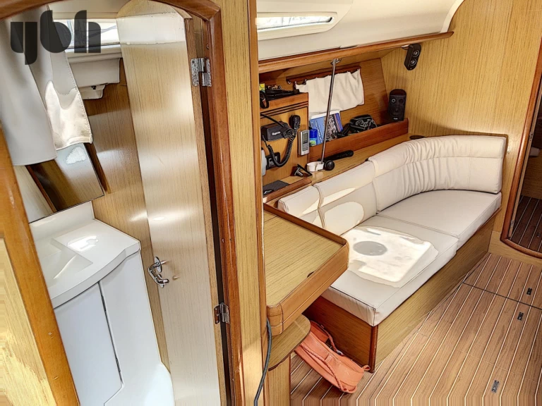 Yacht charter Kos - Jeanneau Sun Odyssey 42i on SamBoat