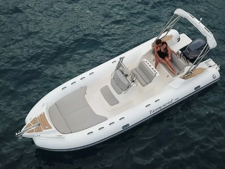Yacht charter Juan-les-Pins - Capelli Tempest 700 on SamBoat