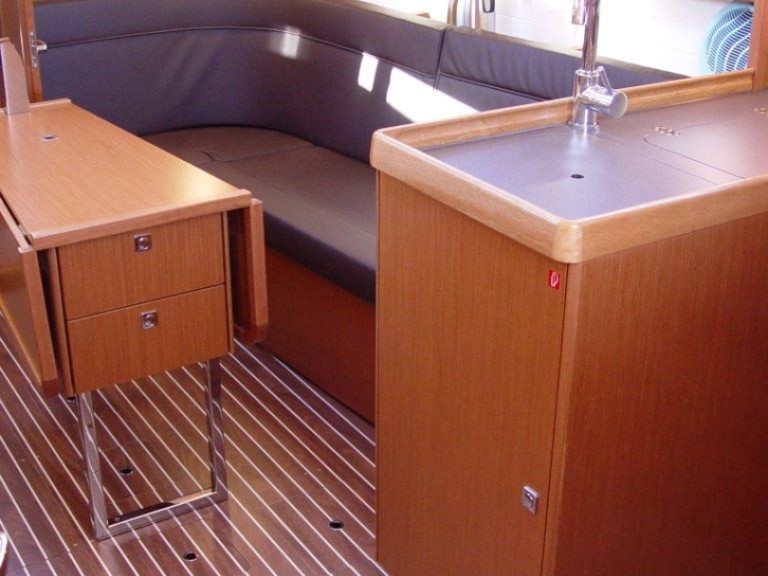 Sailboat hire in Olbia - Bavaria Cruiser 34