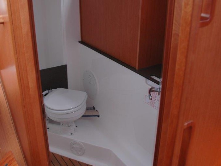 Yacht hire Olbia cheap Cruiser 33