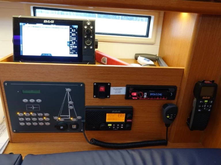 Yacht hire Olbia cheap Cruiser 46