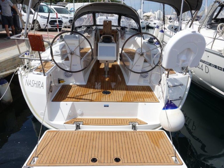 Charter a Bavaria Cruiser 34 in Olbia on Samboat