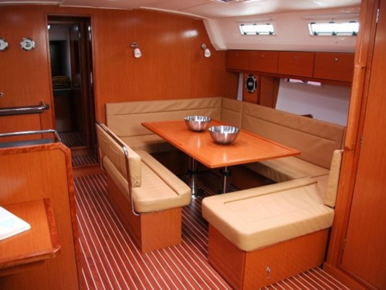 Sailboat to hire Olbia at the best price