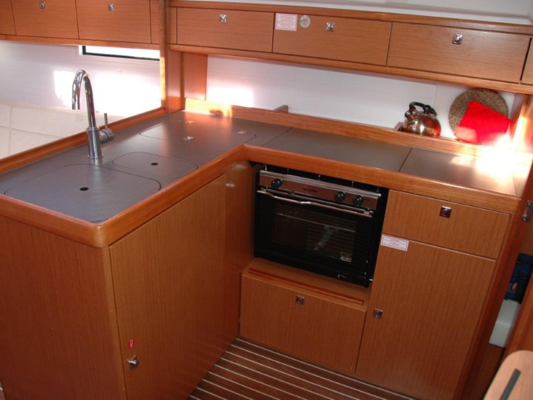 Sailboat to hire Olbia at the best price