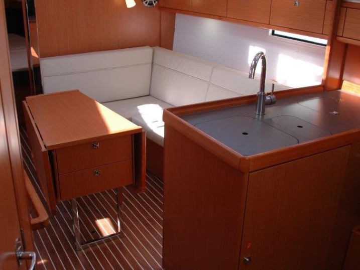 Hire a Bavaria Cruiser 37 Olbia