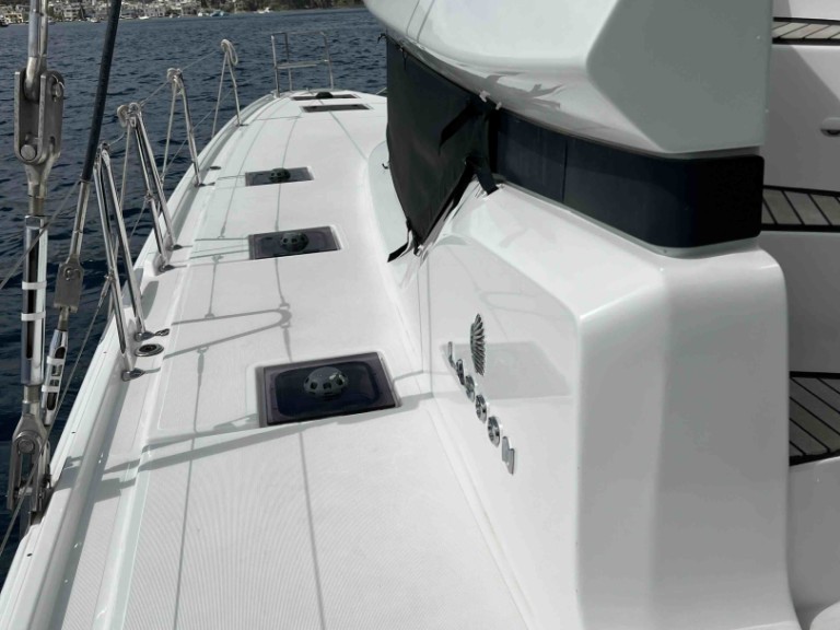 Hire a Lagoon Lagoon 51 Alimos