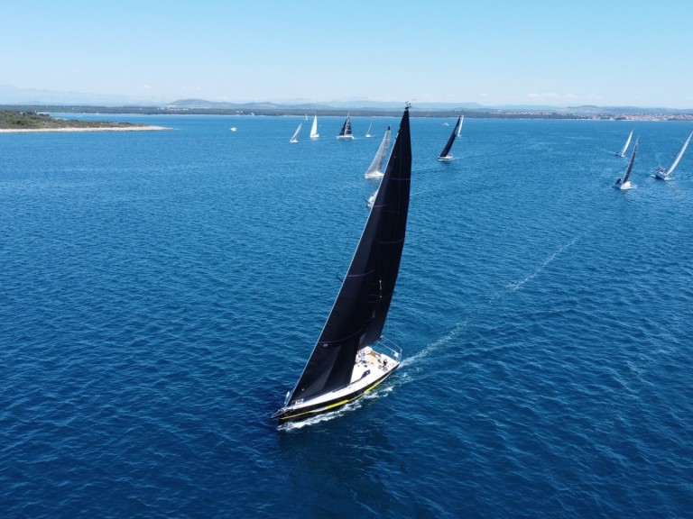 Sailboat hire in Pirovac - Elan Elan E6