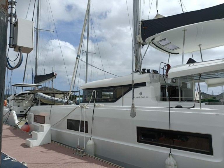 Yacht hire Le Marin cheap Lagoon 46