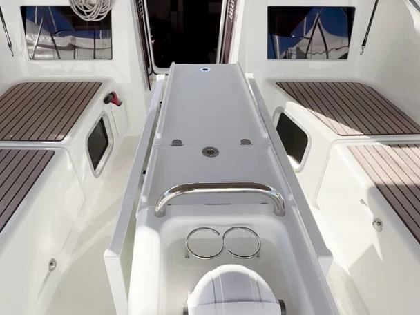 Yacht hire Palma de Mallorca cheap Sun Odyssey 410