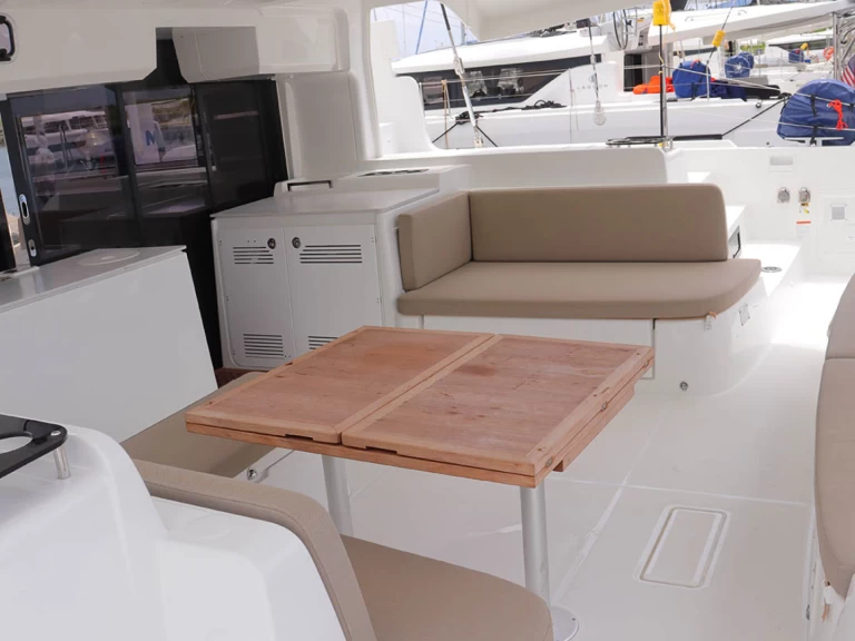 Charter a Lagoon Lagoon 46 in Road Town on Samboat