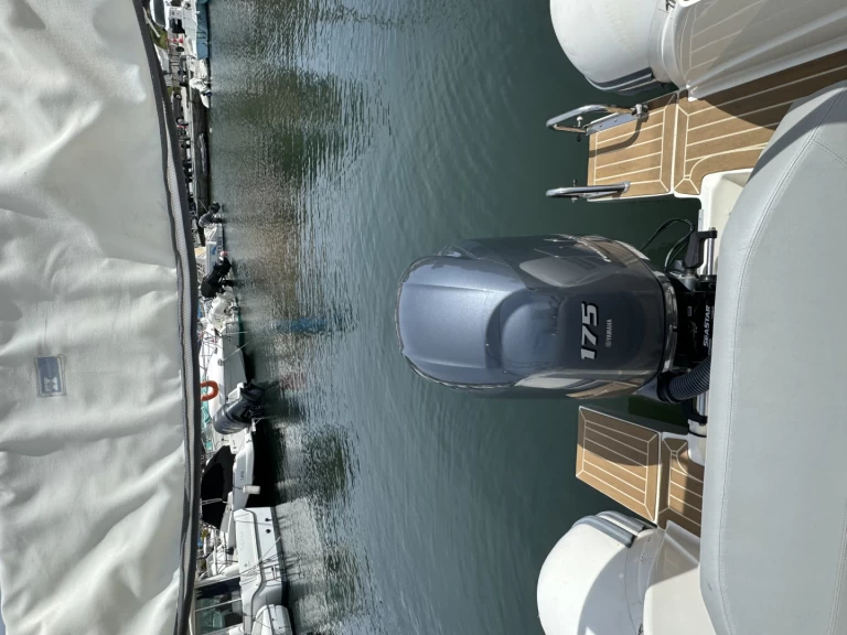 Hire a Capelli Tempest 650 La Madrague