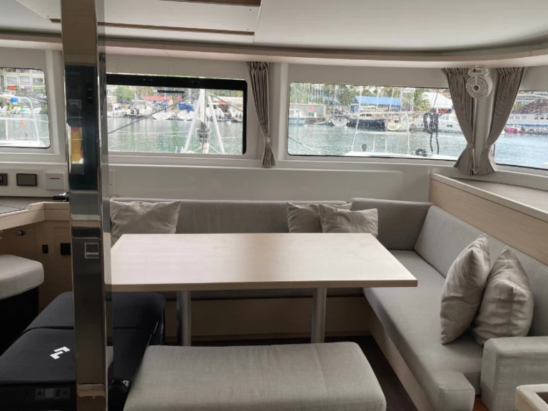 Catamaran to hire Le Marin at the best price