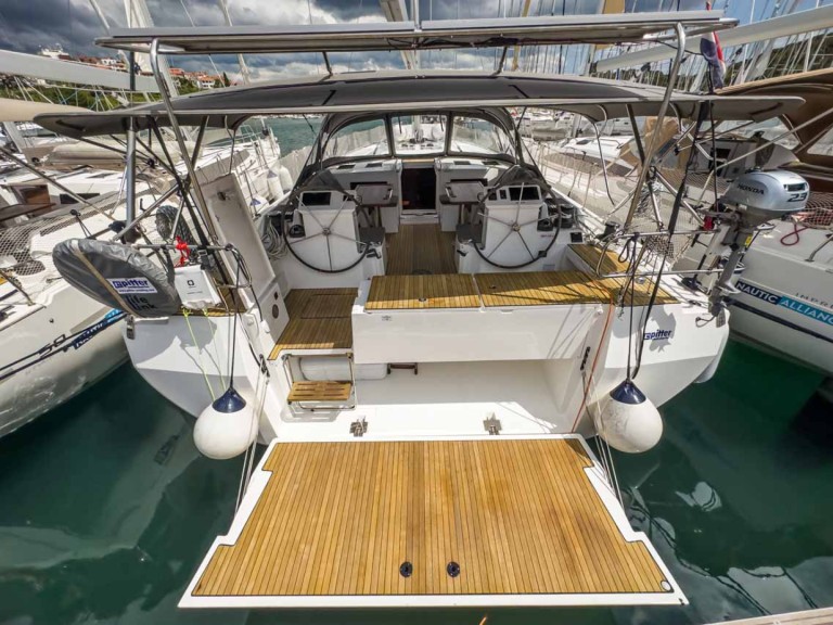 Bavaria Bavaria C50 Holiday - 5 + 1 cab. charter bareboat or skippered in  Pula