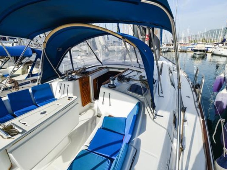 Hire a Bénéteau Oceanis 43 Fethiye