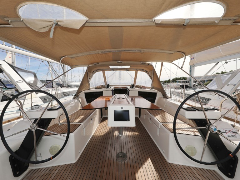 Charter a Dufour Dufour 430 Grand Large in Biograd na Moru on Samboat