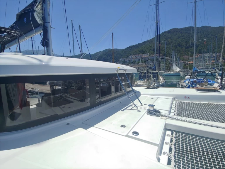 Charter a Lagoon Lagoon 40 in Fethiye on Samboat