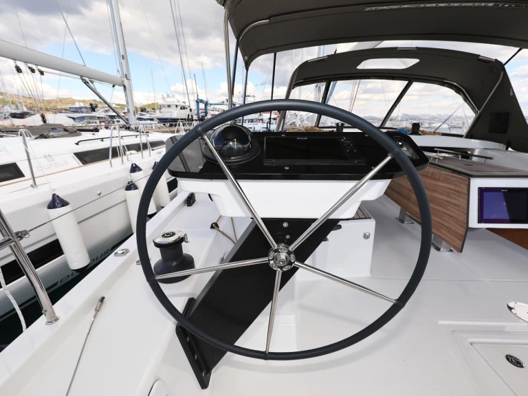 Yacht hire Primošten cheap Dufour 470