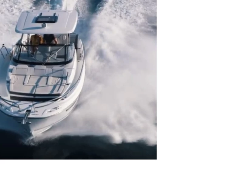 Motorboat hire in Cogolin - Jeanneau CAP CAMARAT 10.5