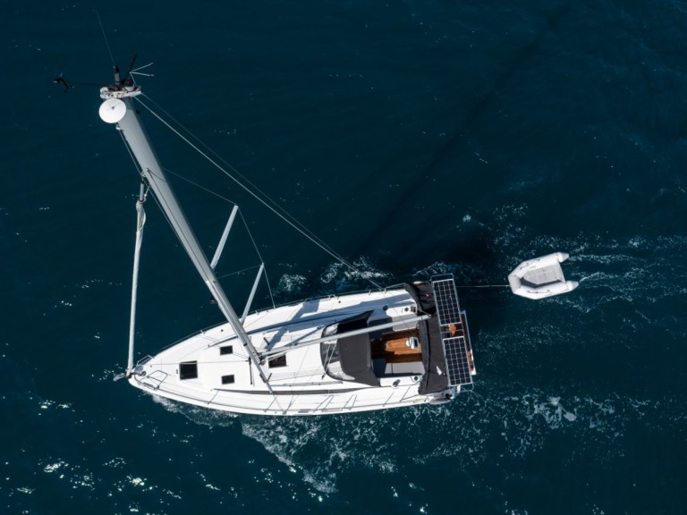 Hire a Bavaria Bavaria C38 Zadar