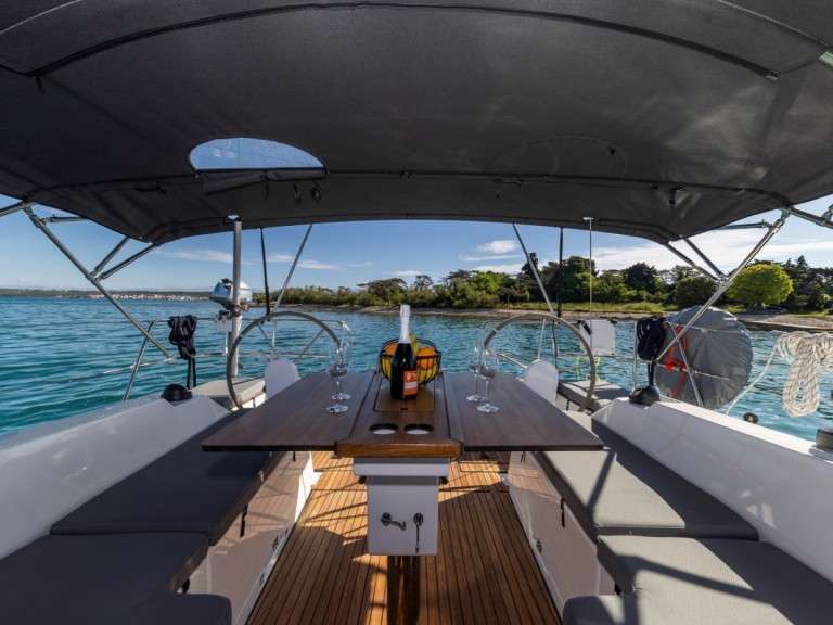 Sailboat hire in Zadar - Bavaria Bavaria C38