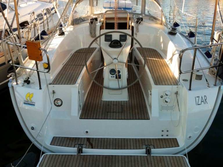 Charter a Bavaria Cruiser 32 in Olbia on Samboat