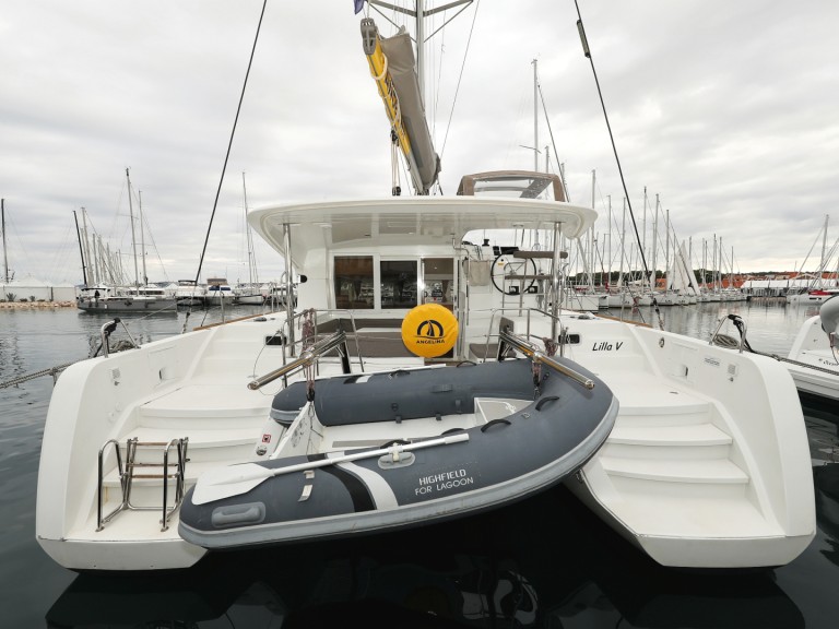 Charter a Lagoon Lagoon 39 in Biograd na Moru on Samboat