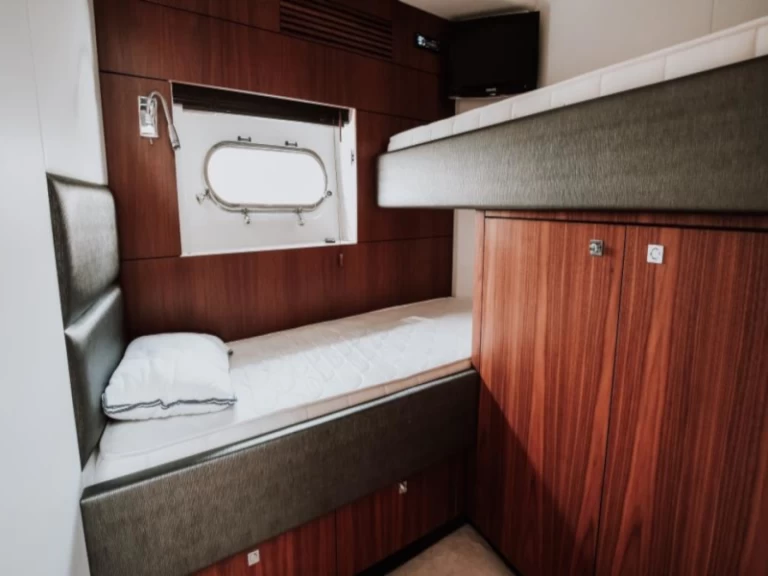 Yacht hire Seget Donji cheap Sunseeker Predator 64