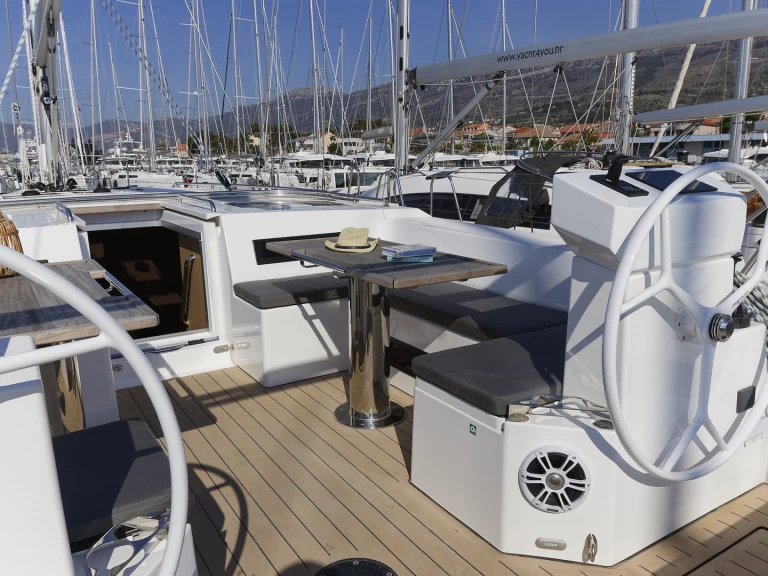 Hire Sailboat with or without skipper Bavaria Kaštela