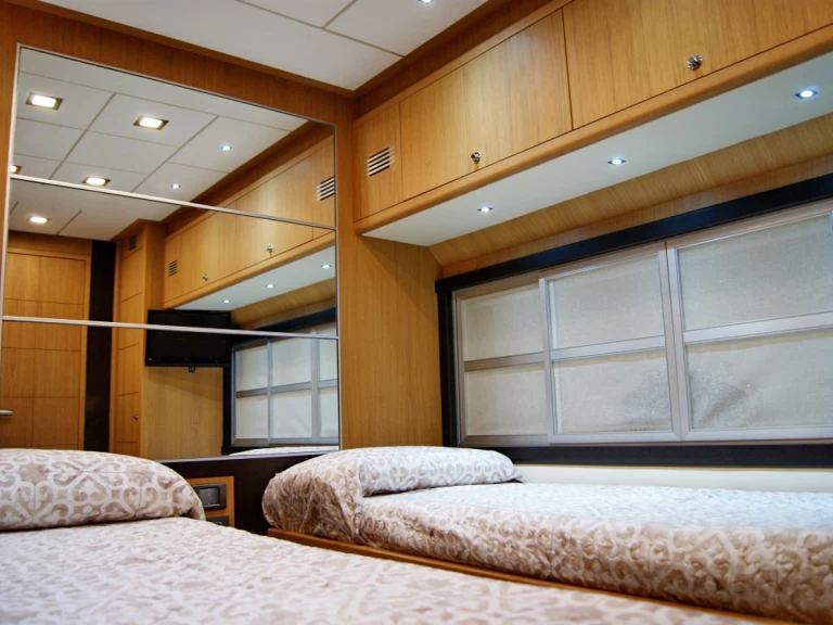 Hire Luxury Yacht Abacus with a boat licence