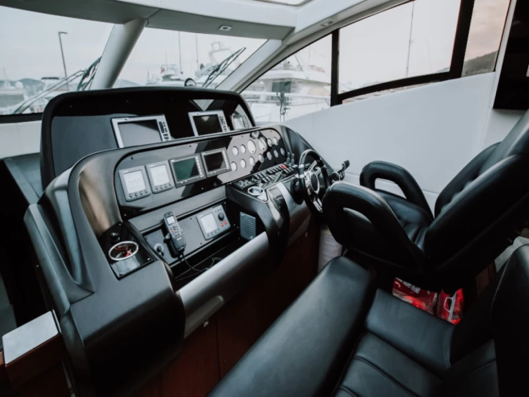 Luxury Yacht hire in Seget Donji - Sunseeker Sunseeker Predator 64