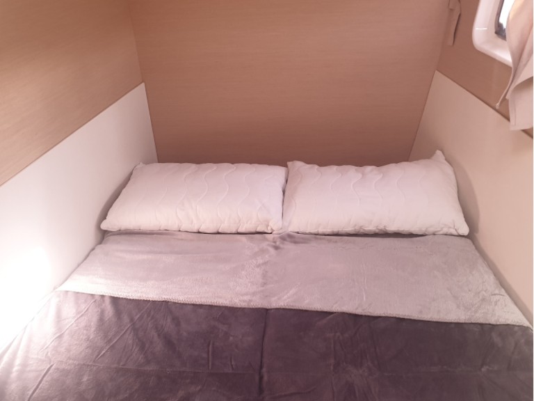 Catamaran hire in Néa Péramos - Lagoon Lagoon 400