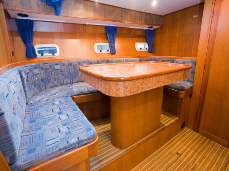 Charter a De Drait Renal 50 Pilot in Drachten on Samboat