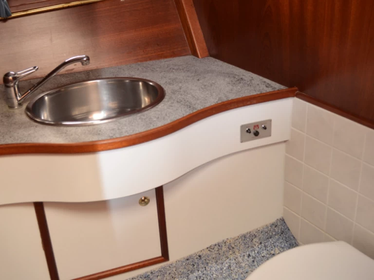 Motorboat to hire Drachten at the best price