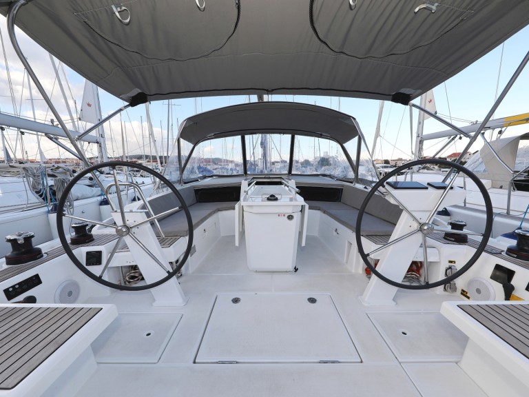 Hire Sailboat Bénéteau with a boat licence