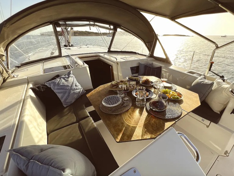 Yacht charter Alimos - Bavaria Bavaria C45 on SamBoat