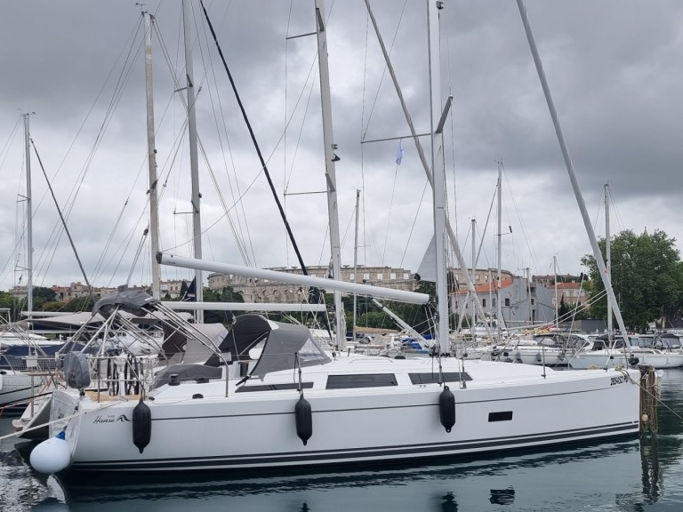 Yacht hire Pula cheap Hanse 348