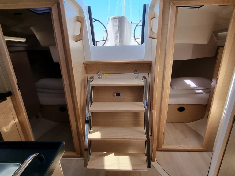 Charter a Hanse Hanse 348 in Pula on Samboat