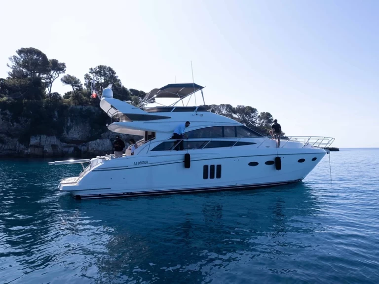 Yacht hire Golfe-Juan cheap Princess 54