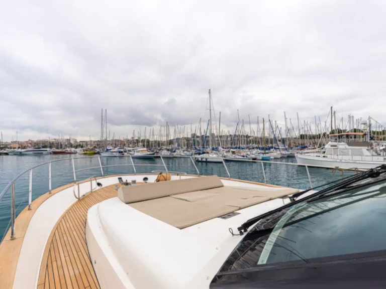 Hire a Guy Couach Guy Couach 2300 Antibes