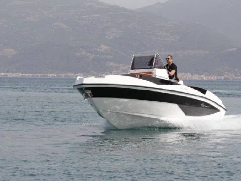 Nireus CL 620 charter bareboat or skippered in  Sanguinet