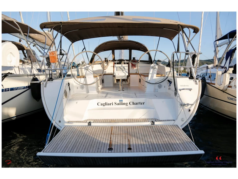 Hire Sailboat Bavaria with a boat licence