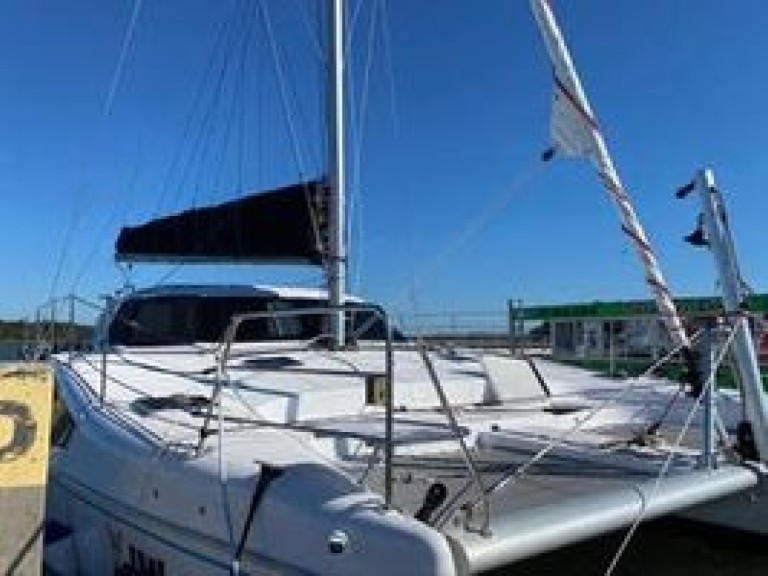 Charter a Seawind Seawind 1260 in Marsh Harbour on Samboat