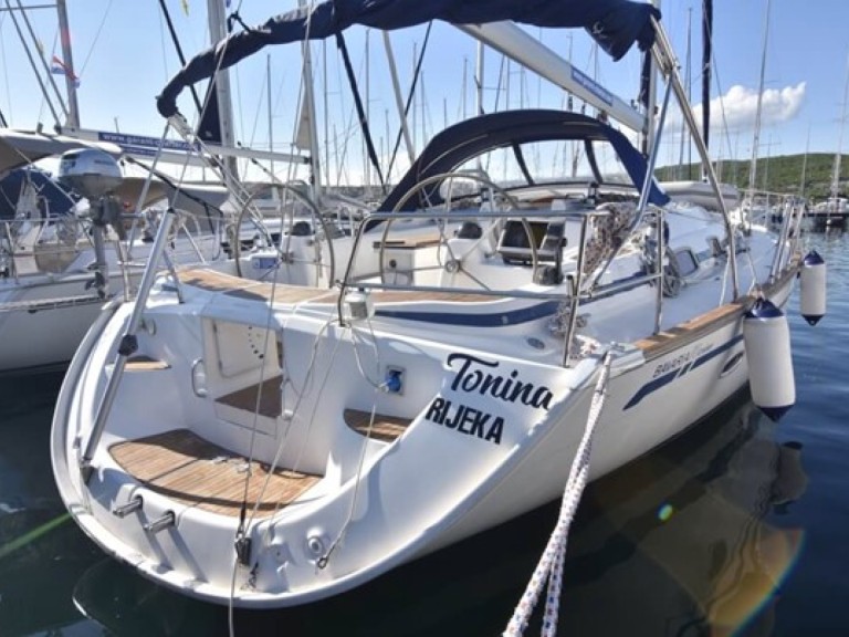 Hire Sailboat Bavaria with a boat licence