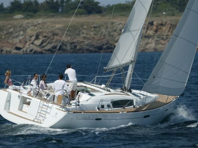 Sailboat hire in Alimos - Bénéteau Oceanis 46