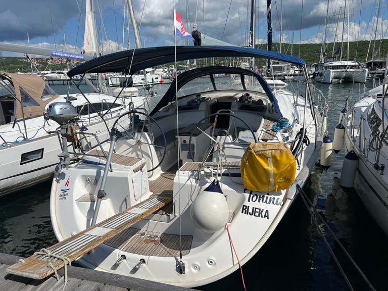 Charter a Bavaria Bavaria 50 Cruiser in Punat on Samboat